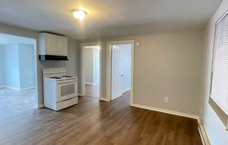 3 beds, 1 bath, 900 sqft, $1,350, Unit C