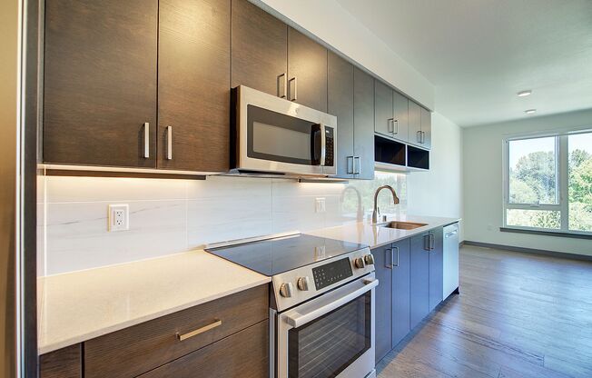 0bd/1ba Kirkland Condo