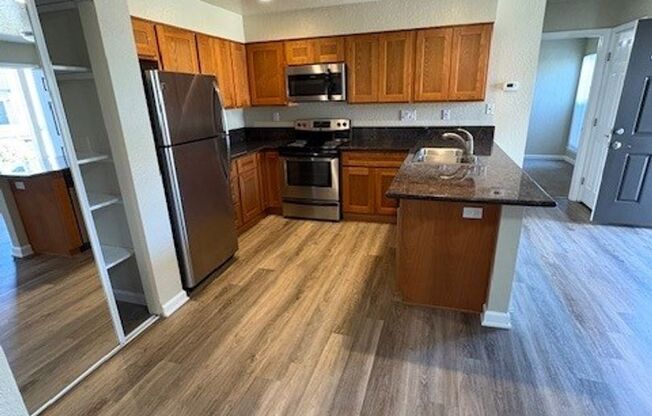 2 beds, 2 baths, 900 sqft, $2,015, Unit 156