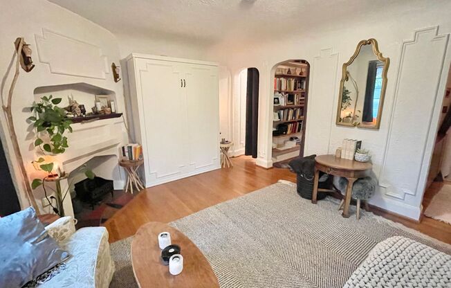 Art Deco Corner Unit