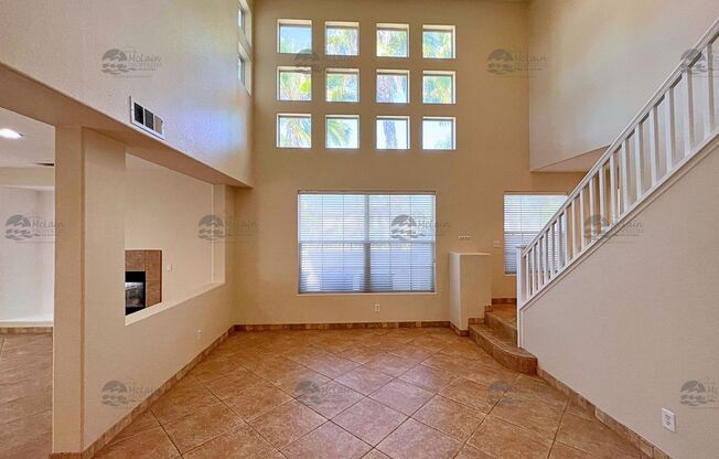 End unit 4 Bedroom House Available Now in Poinsettia Heights