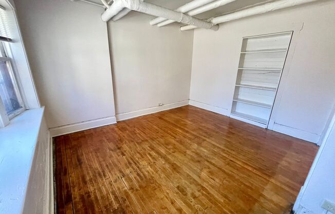 Studio, 1 bath, $850, Unit 2