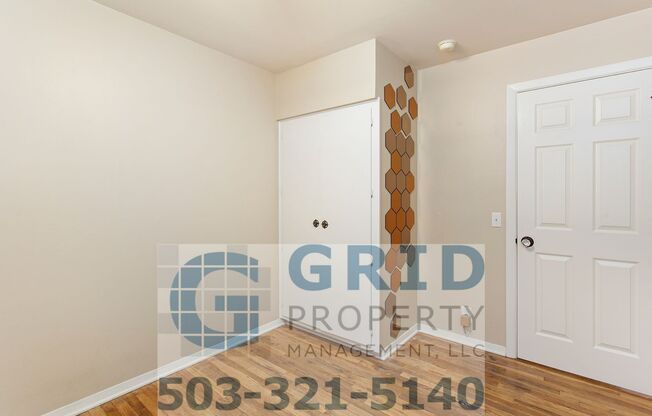 3 beds, 1 bath, $2,395