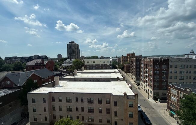 2 beds, 1 bath, 710 sqft, $1,450, Unit # 910