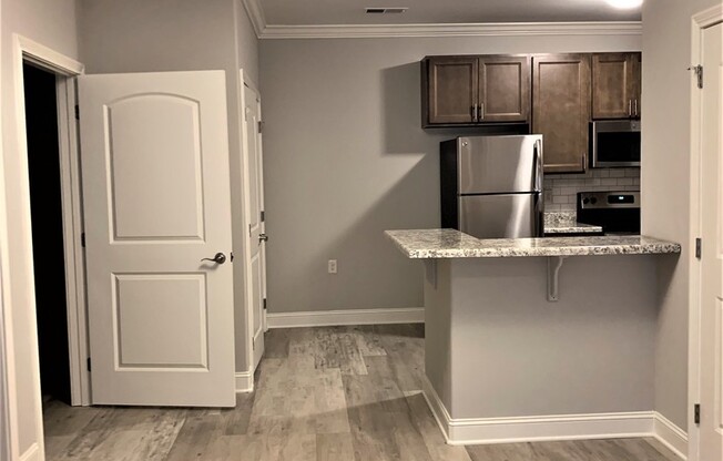 1 bed, 1 bath, 848 sqft, $775, Unit 27