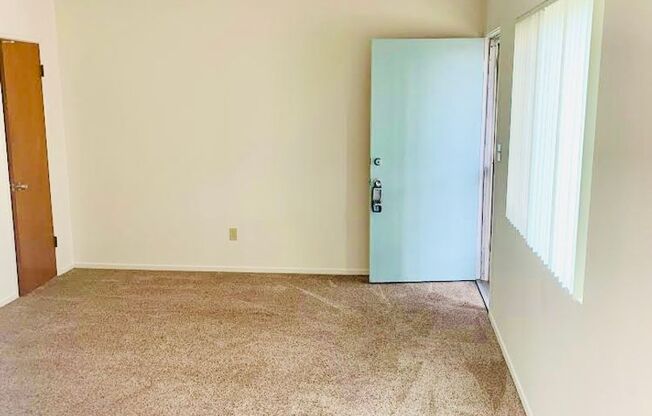 1 bed, 1 bath, $2,195, Unit 1058 1/2 Felspar Street