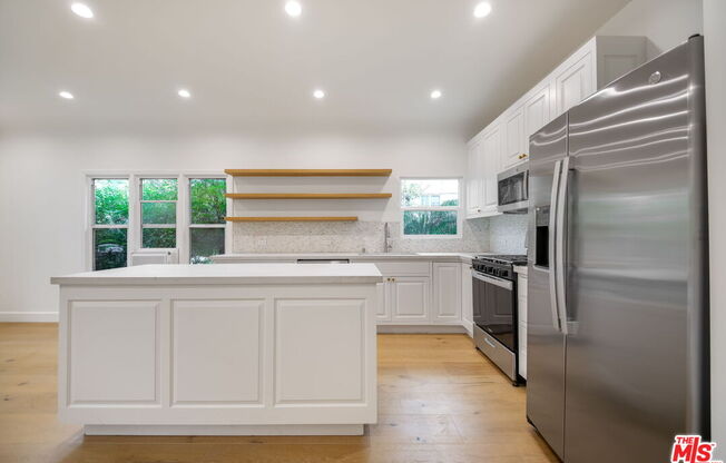 101 N CLARK DR