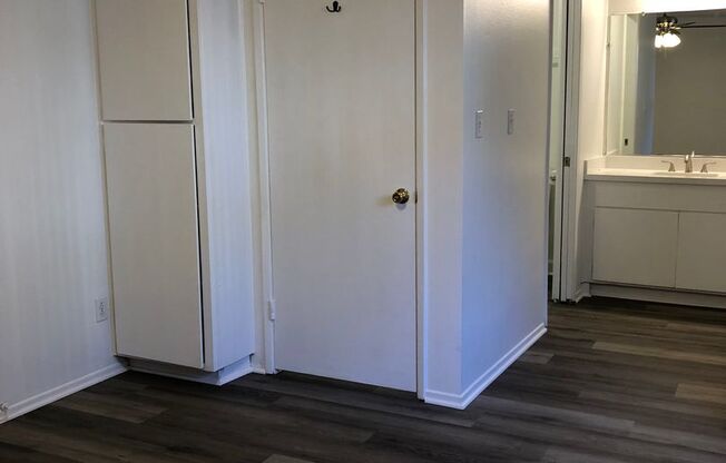 1 bed, 1 bath, $2,450, Unit B