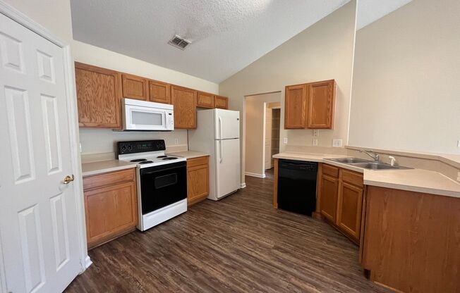 $1595 3/2 - R Section in Palm Coast - Available Now!