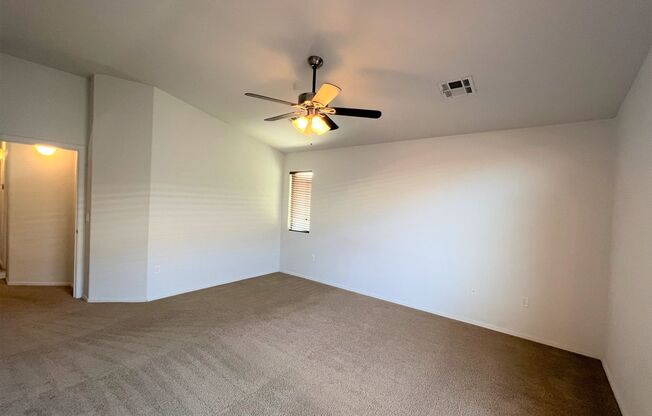 3 beds, 2.5 baths, $1,985, Unit UNIT 1045