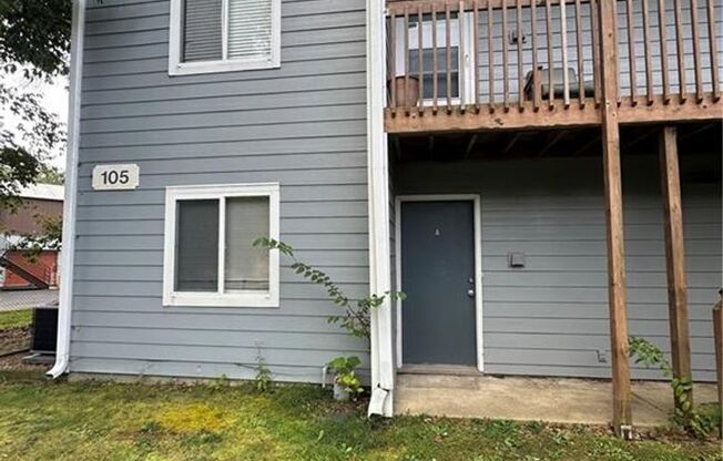 2 beds, 1 bath, $1,295