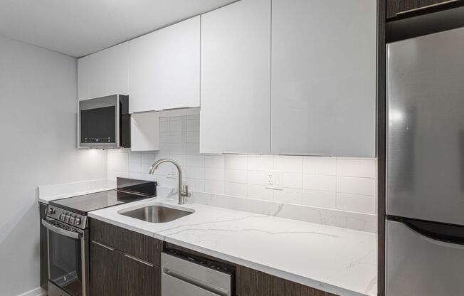 Studio, 1 bath, 250 sqft, $1,425, Unit 4C