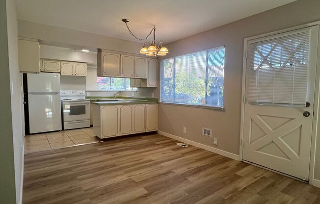 307-309 CARRIAGE DR
