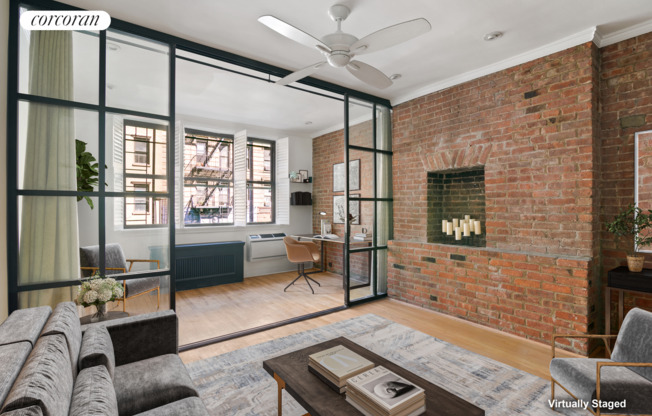 250 W 15 ST