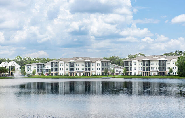 Urbon Nona Apartment Homes Exterior Lake View