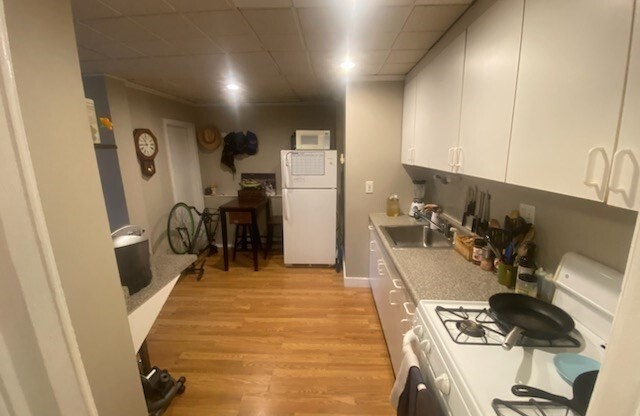 1 bed, 1 bath, 750 sqft, $1,800, Unit 1