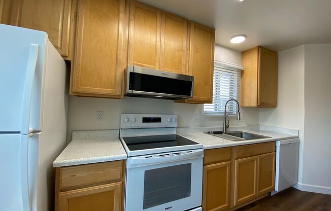 1 bed, 1 bath, 671 sqft, $2,425, Unit E-117