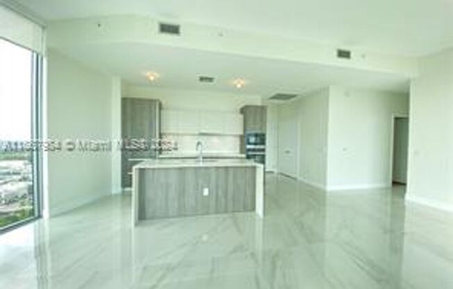 3 beds, 3 baths, 1,731 sqft, $10,300, Unit 2900 NE 7th Ave unit LPH-4508 (A11667984)