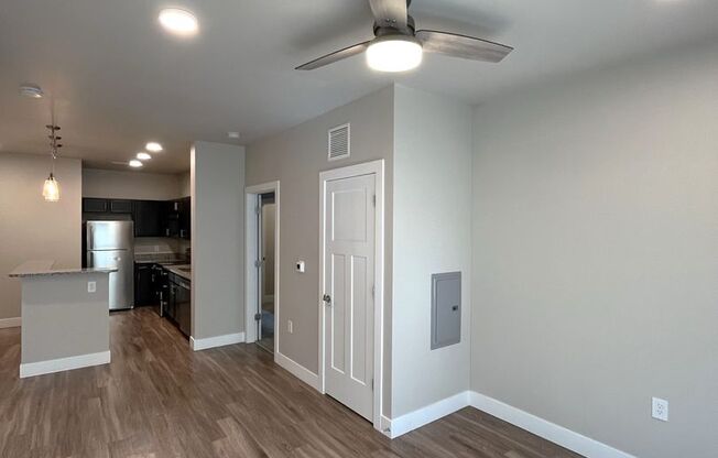 2 beds, 2 baths, 923 sqft, $1,550