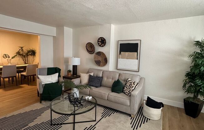 Spacious 4bd / 2a Located in the Heart of Los Angeles
