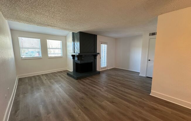 Charming 2-Bed Unit in Dallas!