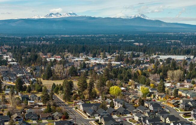 Brand New Stunning 3 Bed/2.5 Bath Townhouse-Old Farm District