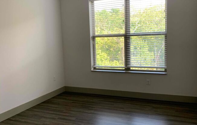 2 beds, 2 baths, 1,050 sqft, $2,055, Unit 3250-303