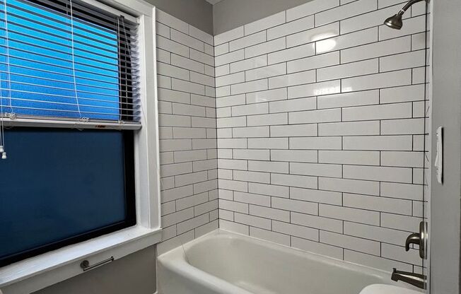1 bed, 1 bath, 695 sqft, $1,695, Unit 810-1L