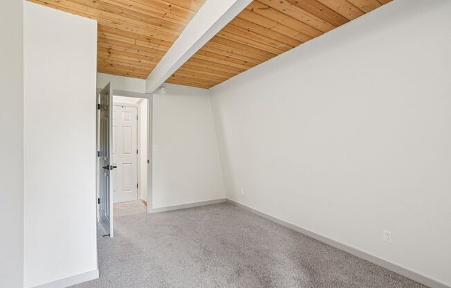 3 beds, 1.5 baths, 1,246 sqft, $1,999, Unit 2619