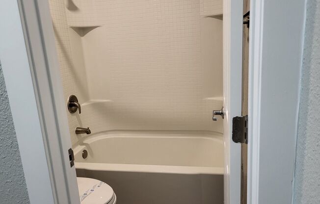 1 bed, 1 bath, 650 sqft, $2,510, Unit 1631A