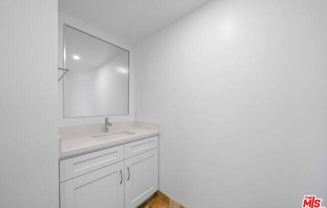2 beds, 2 baths, 1,080 sqft, $6,300, Unit 808