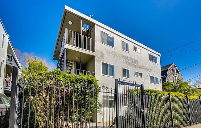 800 E 20 ST