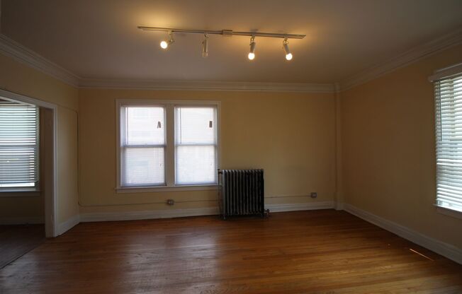 Studio, 1 bath, 450 sqft, $1,515, Unit 320