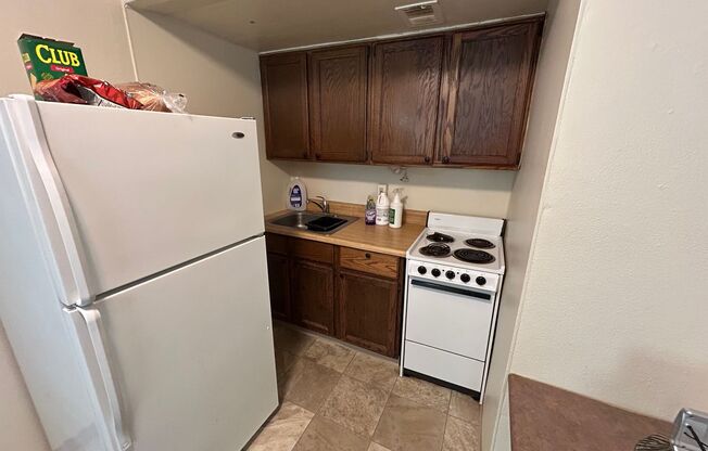 1 bed, 1 bath, $905, Unit 205