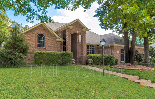 8328 THORNHILL DR