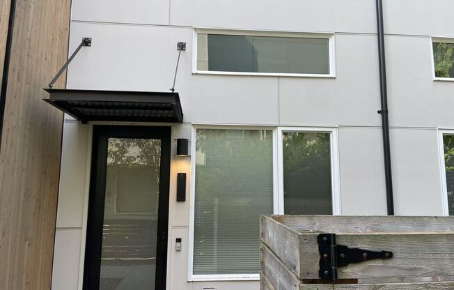 Nice 2-bed, 2-bath townhouse near Green Lake Seattle for rent