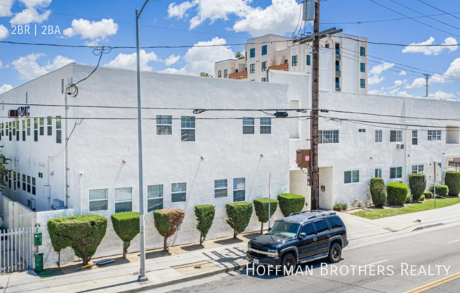 1032 NORMANDIE AVE