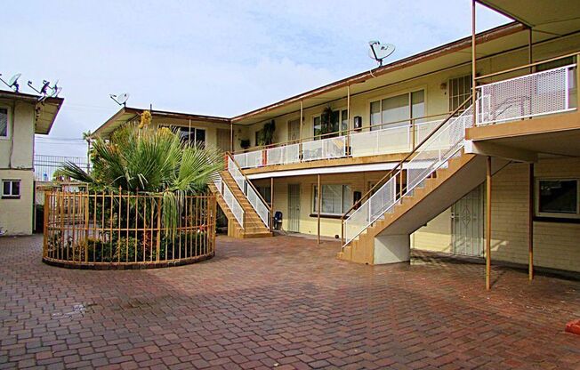 1904 Rexford Dr
