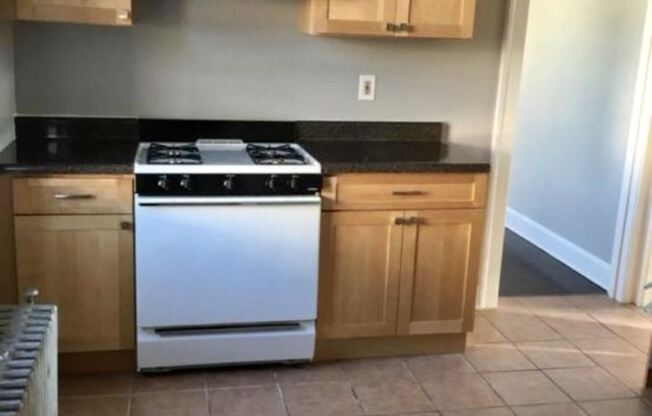 Lovely 1 Bedroom Apartment On 2nd Floor of Private Home - Located In New Rochelle