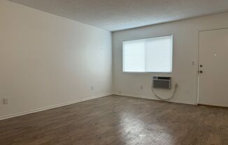 2 beds, 1 bath, $1,175, Unit 745 W Santa Fe Ave