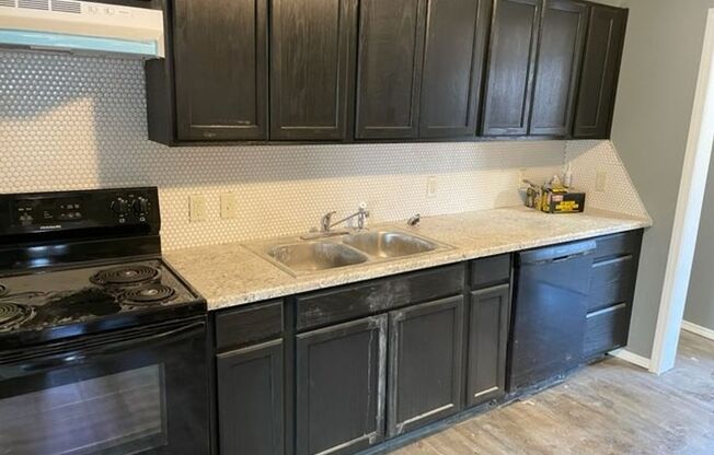 Newly Renovated 3 Bedroom 1 Bath House with Modern Feel!