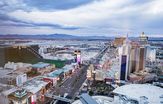 1 bed, 1.5 baths, $5,995, Unit #3902