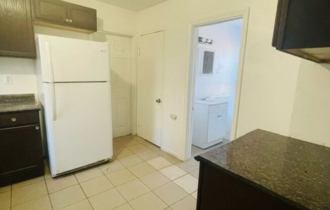 3 beds, 1 bath, $1,225