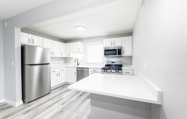 2 beds, 1 bath, 917 sqft, $1,695, Unit 403