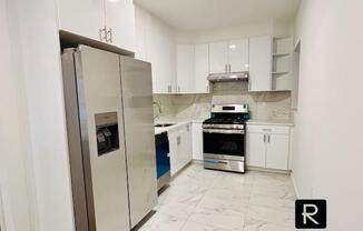 2 beds, 1 bath, 900 sqft, $3,200, Unit 2-R