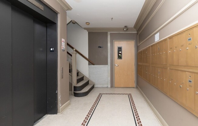 1 bed, 1 bath, 366 sqft, $2,250, Unit 33.