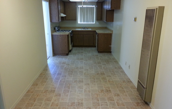 3 beds, 1 bath, 1,300 sqft, $2,700, Unit 210