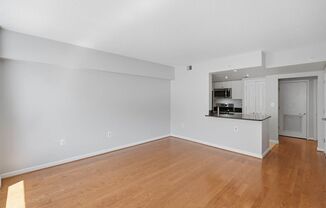 Logan Circle Condo | 1 Bed | 1 Bath | 625 Sf