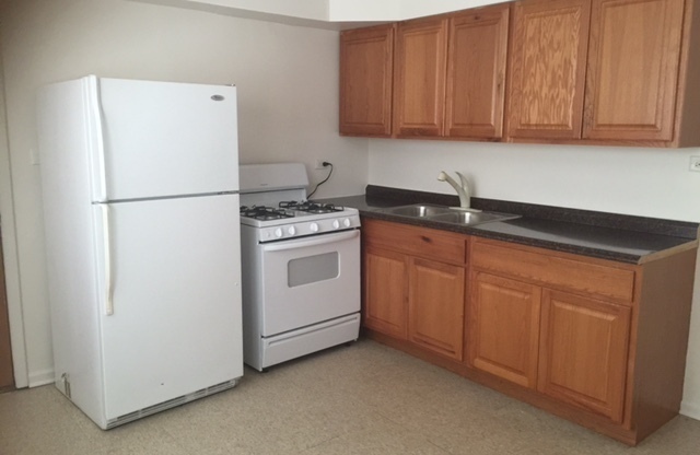 2 beds, 1 bath, 855 sqft, $1,450