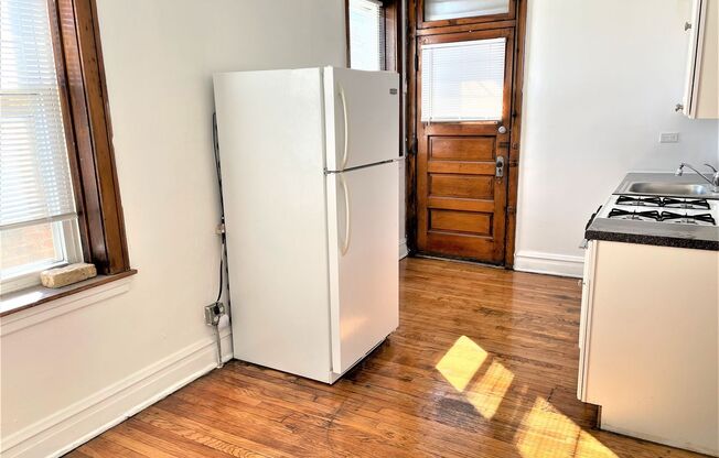 Studio, 1 bath, 600 sqft, $1,380, Unit 4826-1N